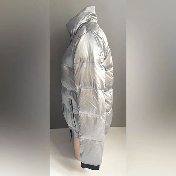 ⭐️Host Pick⭐️ Athleta Goose Down Flash Bomber Puffer Jacket Silver - Picture 2 of 10